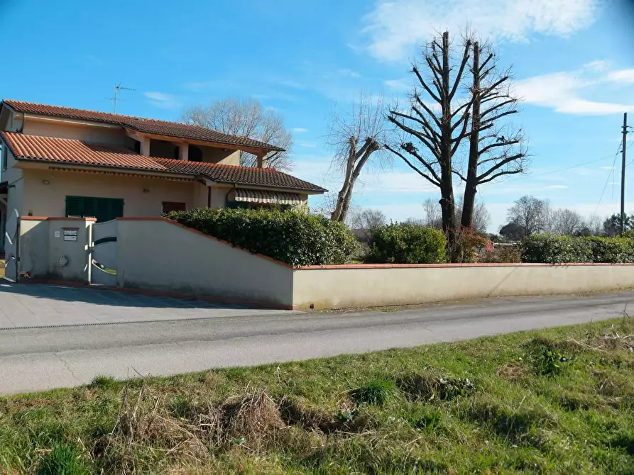 Immagine 31 di Villa in vendita  a Capannori
