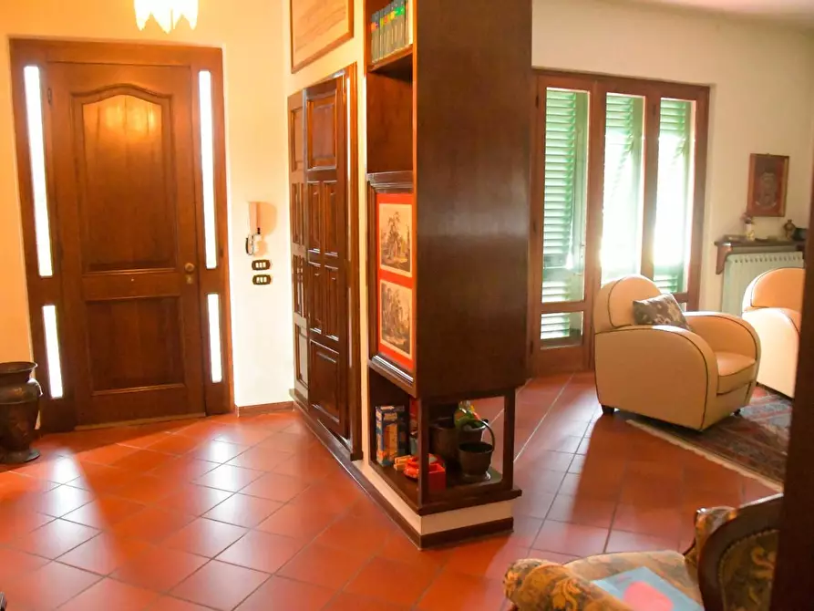 Immagine 37 di Villa in vendita  a Capannori