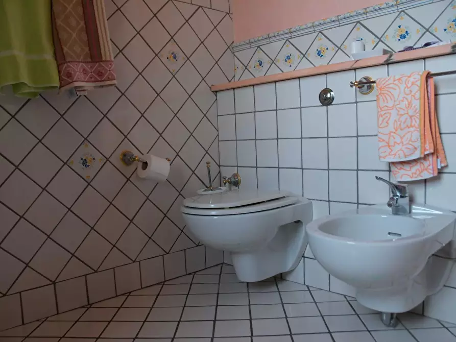 Immagine 45 di Villa in vendita  a Capannori