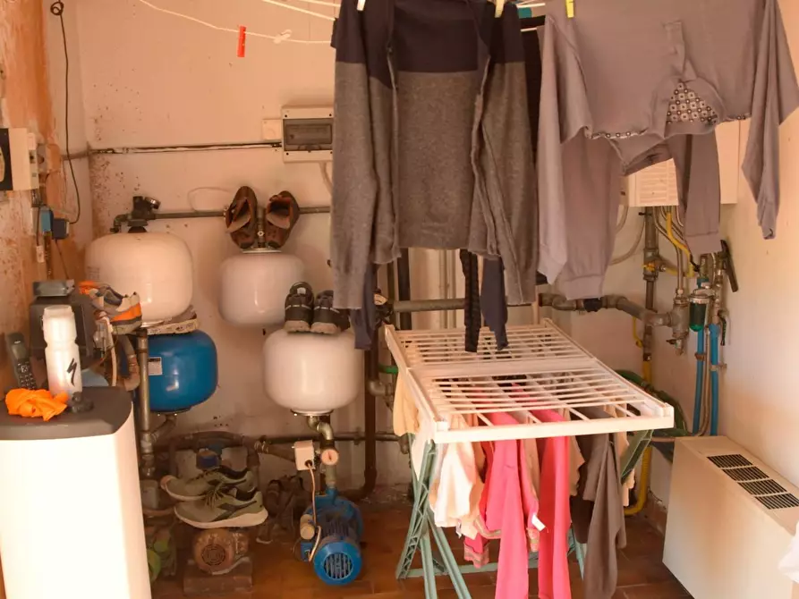 Immagine 35 di Villa in vendita  a Capannori