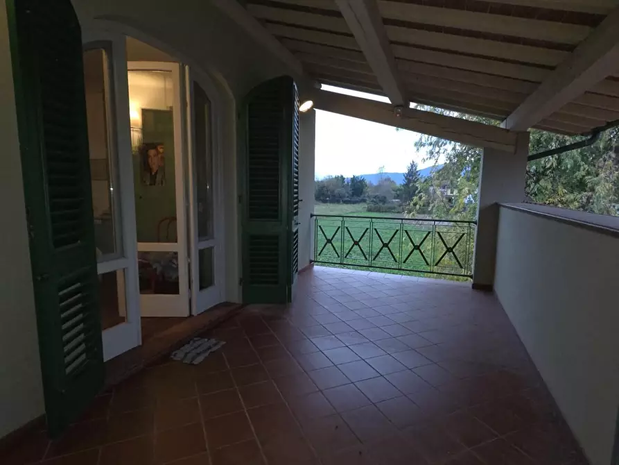 Immagine 17 di Villa in vendita  a Capannori
