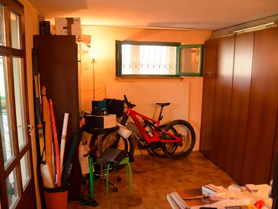 Immagine 42 di Villa in vendita  a Capannori