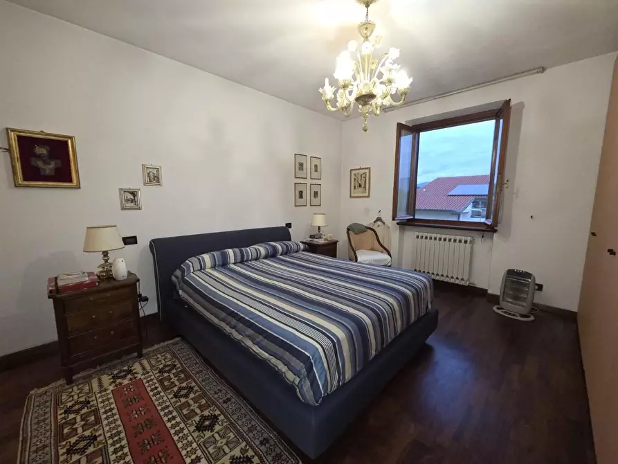 Immagine 21 di Villa in vendita  a Capannori