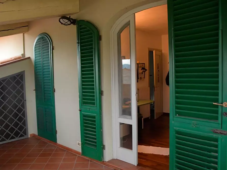 Immagine 49 di Villa in vendita  a Capannori