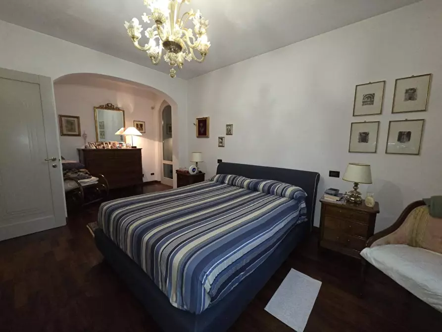 Immagine 27 di Villa in vendita  a Capannori