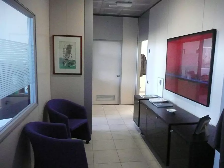 Immagine 2 di Ufficio in vendita  a Pisa