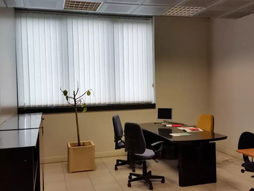 Immagine 8 di Ufficio in vendita  a Pisa