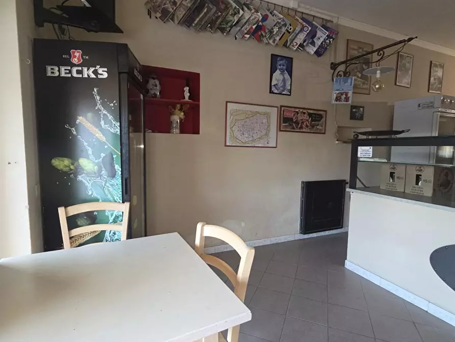 Immagine 2 di Locale commerciale in vendita  a Capannori