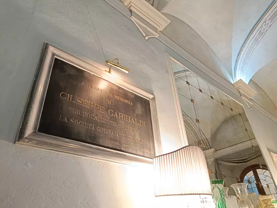 Immagine 29 di Palazzo in vendita  a Empoli