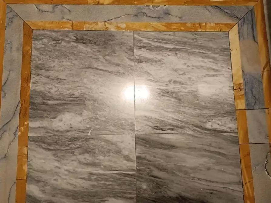 Immagine 32 di Palazzo in vendita  a Empoli