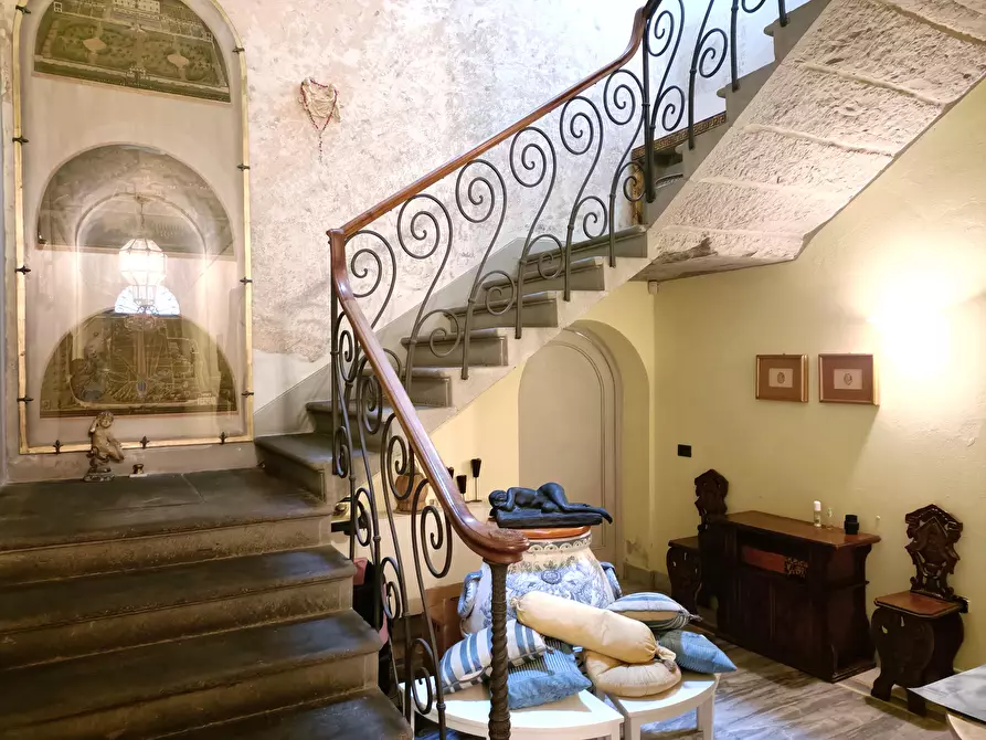 Immagine 34 di Palazzo in vendita  a Empoli