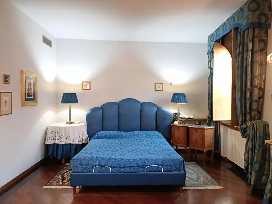 Immagine 22 di Palazzo in vendita  a Empoli