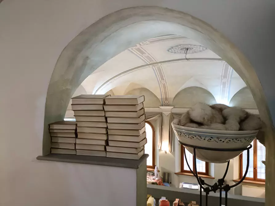 Immagine 11 di Palazzo in vendita  a Empoli