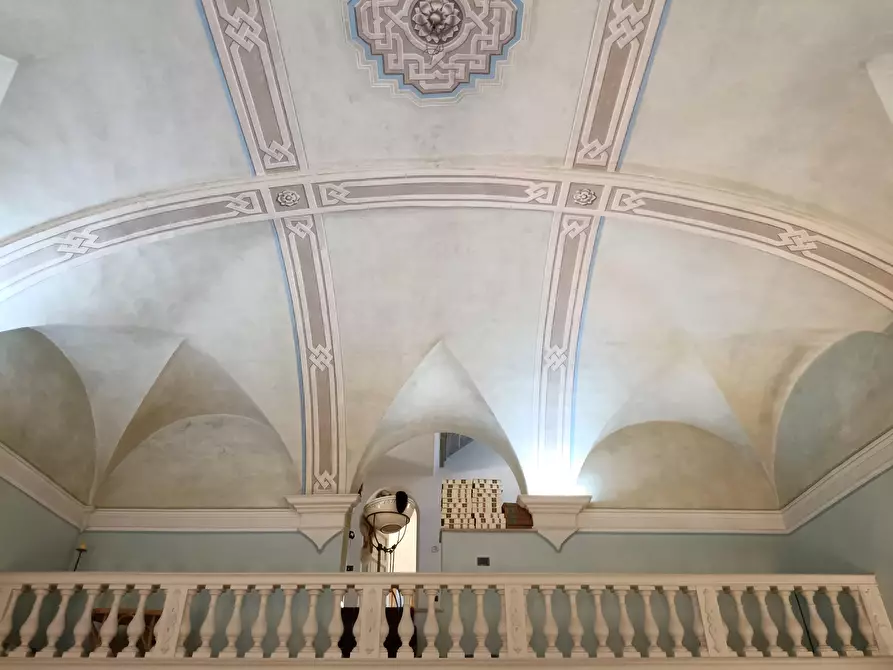 Immagine 7 di Palazzo in vendita  a Empoli