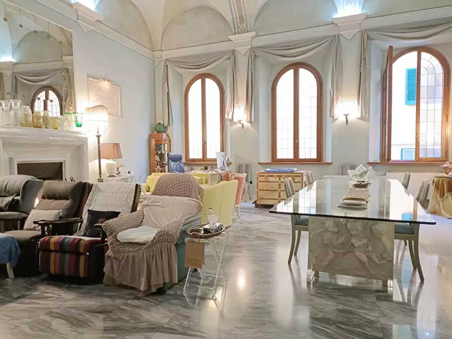 Immagine 9 di Palazzo in vendita  a Empoli