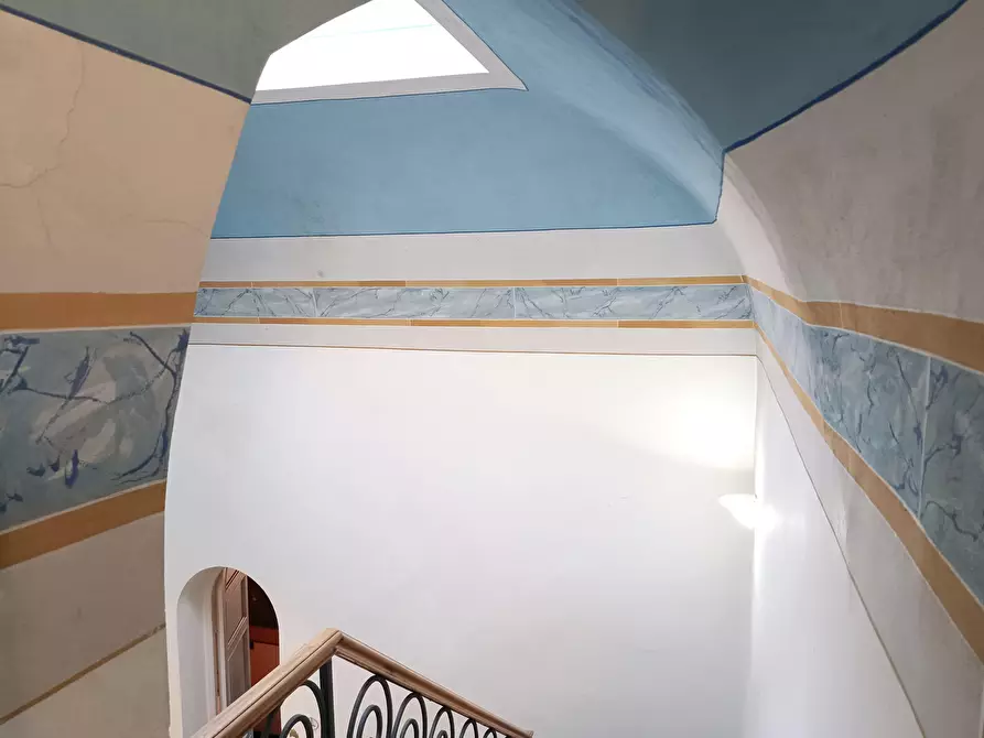 Immagine 16 di Palazzo in vendita  a Empoli