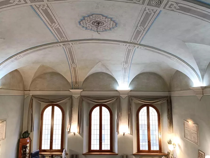 Immagine 10 di Palazzo in vendita  a Empoli