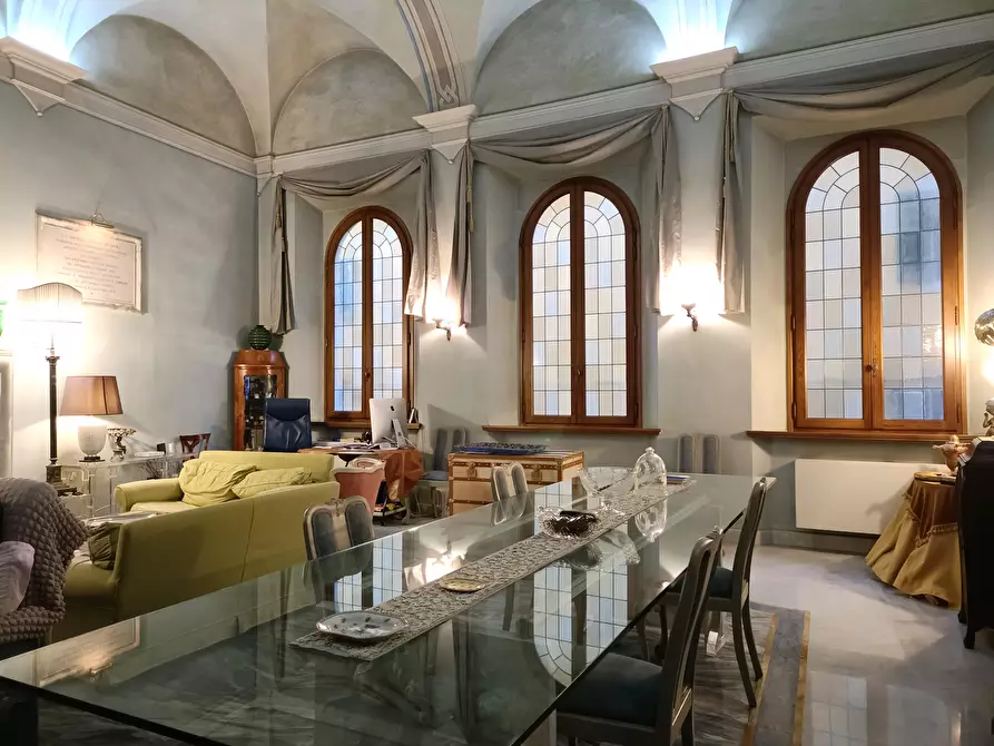 Immagine 12 di Palazzo in vendita  a Empoli