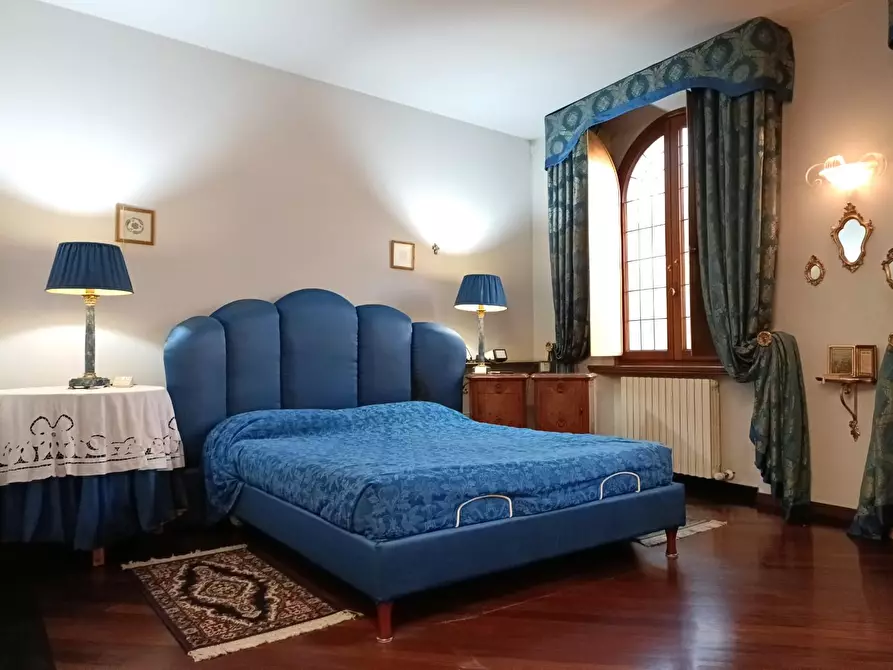 Immagine 21 di Palazzo in vendita  a Empoli