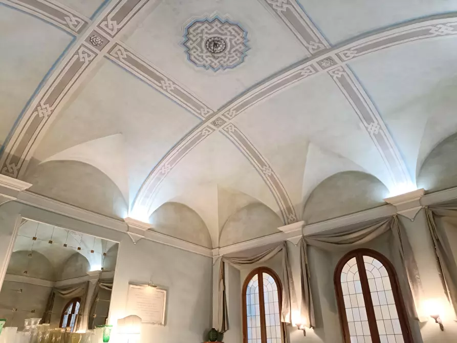 Immagine 8 di Palazzo in vendita  a Empoli