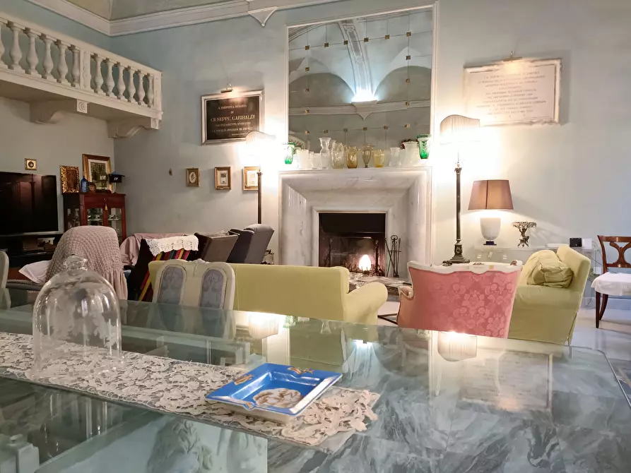 Immagine 6 di Palazzo in vendita  a Empoli