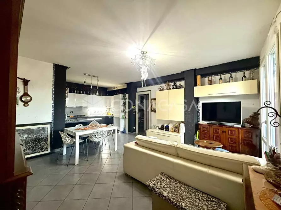 Immagine 11 di Appartamento in vendita  a Calcinaia