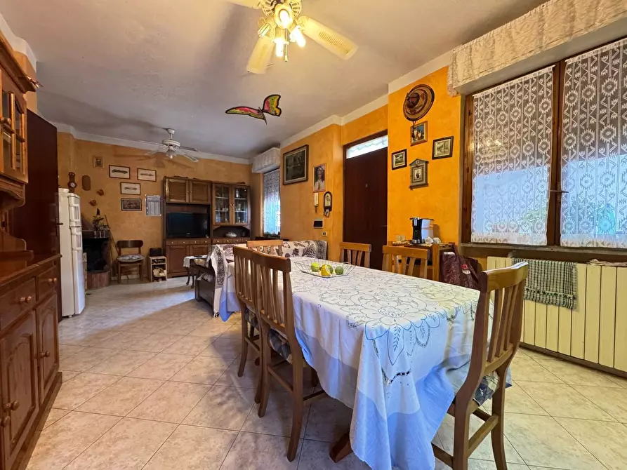 Immagine 3 di Appartamento in vendita  a Viareggio