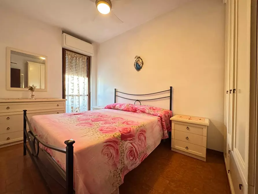 Immagine 13 di Appartamento in vendita  a Viareggio