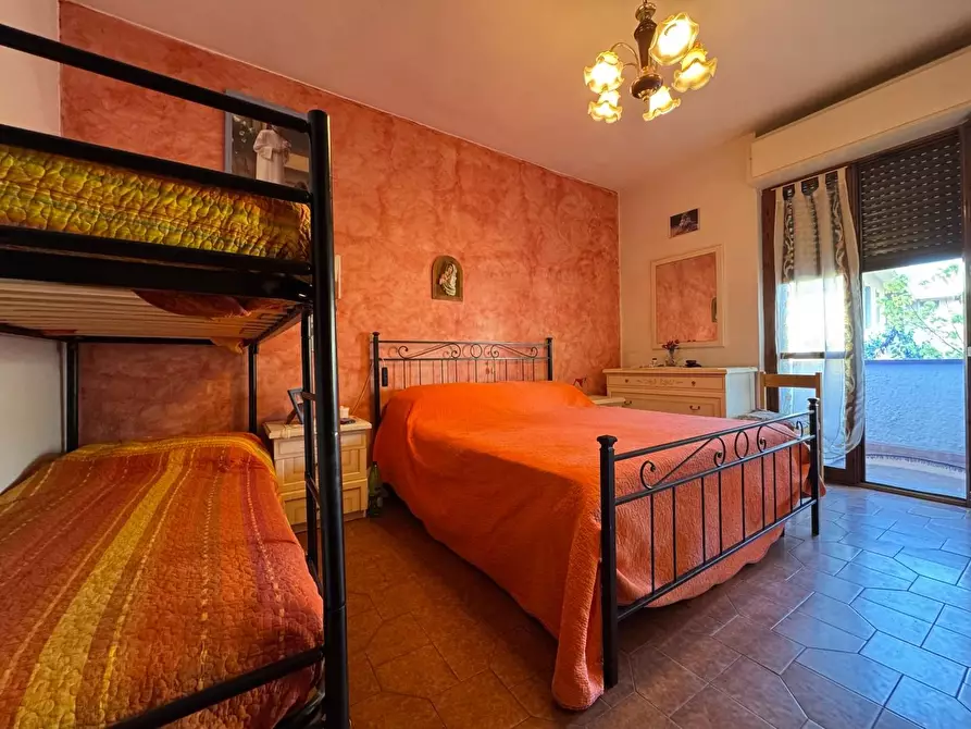 Immagine 9 di Appartamento in vendita  a Viareggio