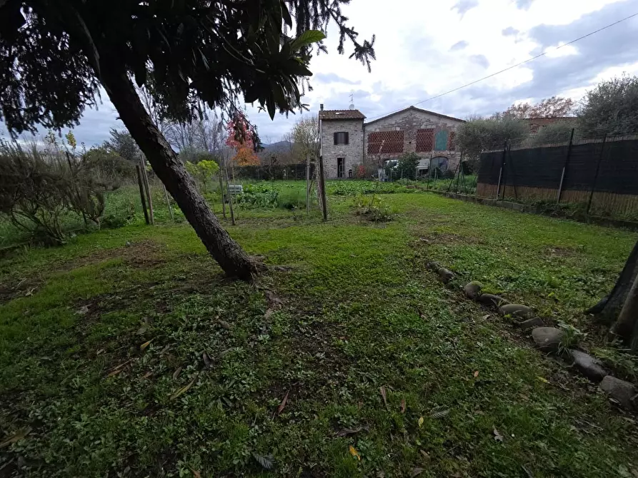 Immagine 18 di Deposito in vendita  a Capannori