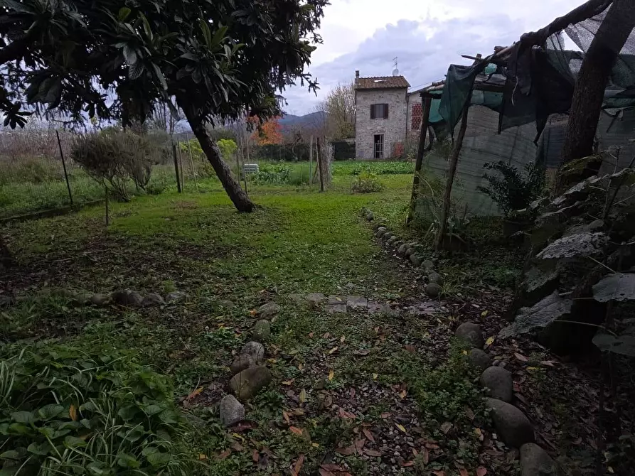 Immagine 14 di Deposito in vendita  a Capannori