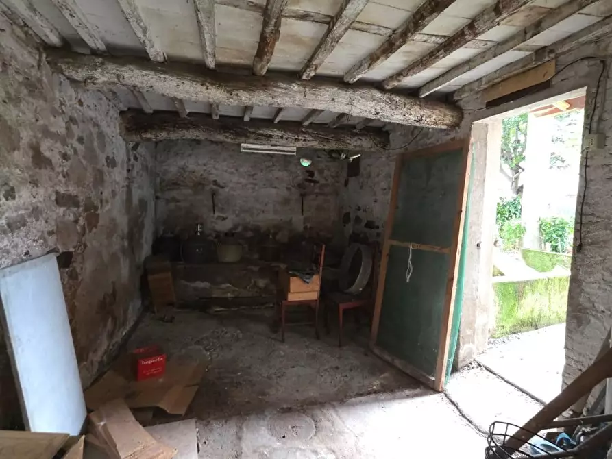 Immagine 5 di Deposito in vendita  a Capannori