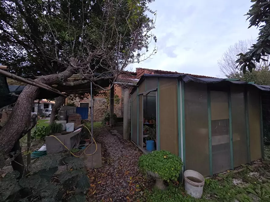 Immagine 15 di Deposito in vendita  a Capannori