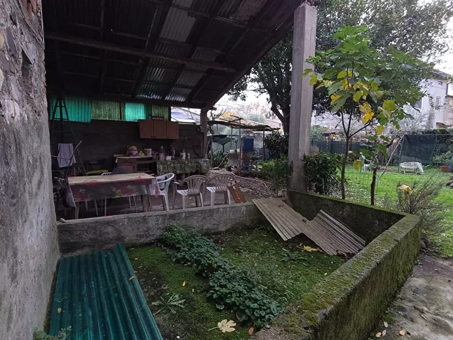 Immagine 11 di Deposito in vendita  a Capannori