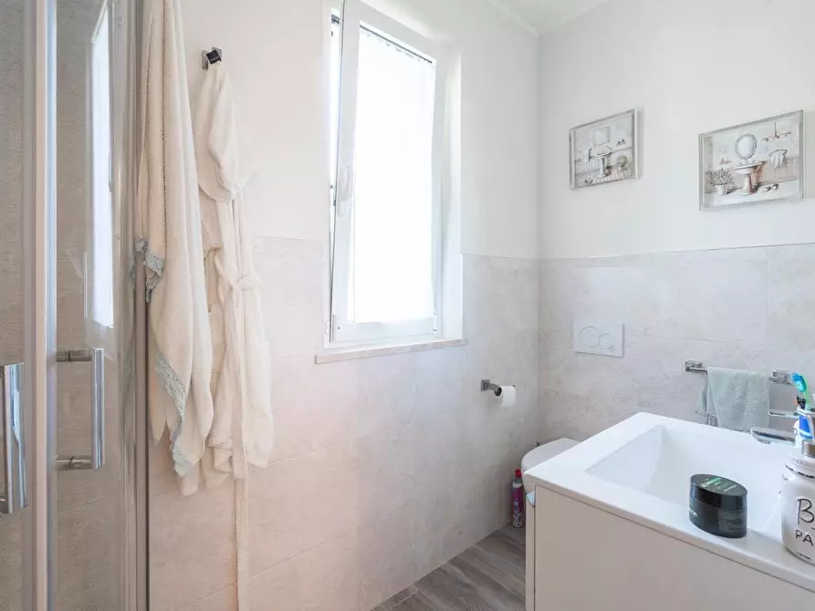 Immagine 6 di Casa indipendente in vendita  a Massa