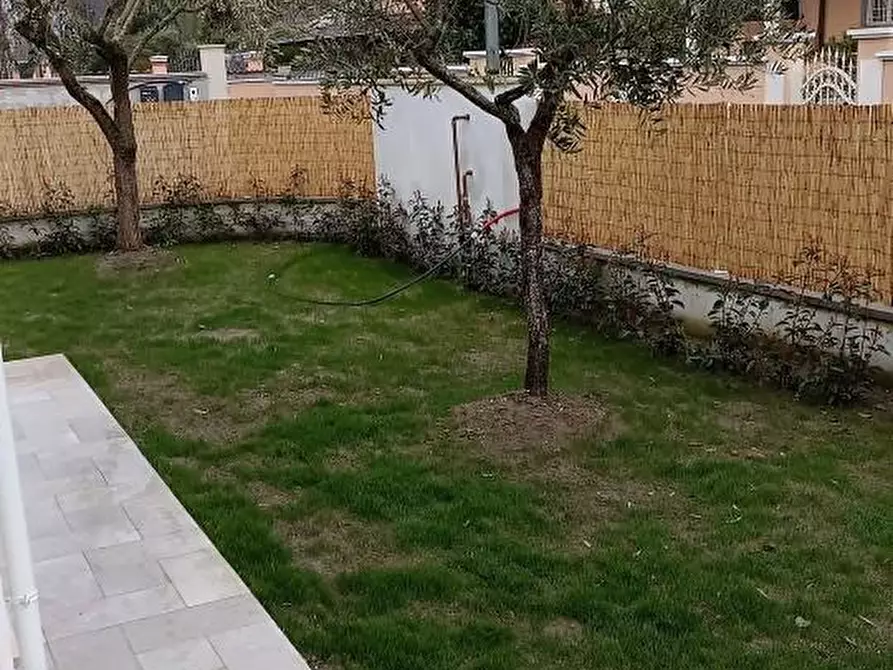 Immagine 21 di Casa indipendente in vendita  a Massa