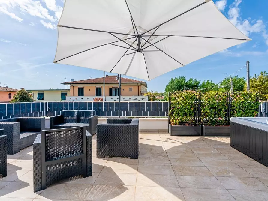 Immagine 8 di Casa indipendente in vendita  a Massa