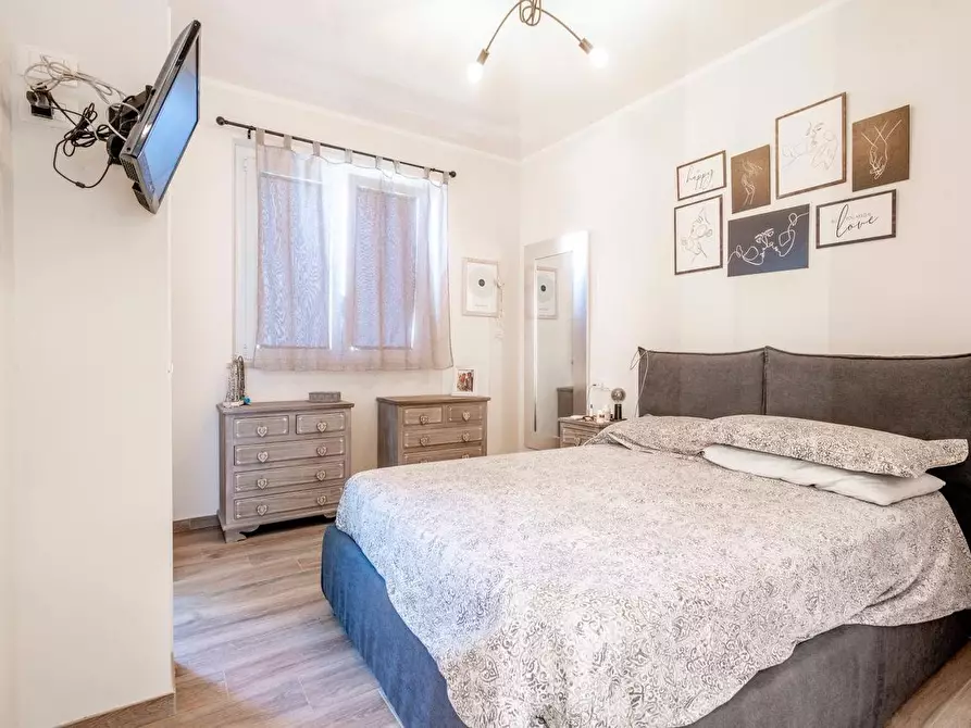 Immagine 5 di Casa indipendente in vendita  a Massa