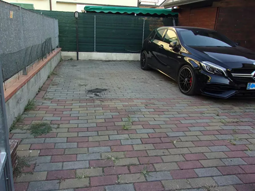 Immagine 9 di Appartamento in vendita  a Massa