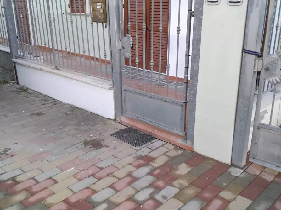 Immagine 1 di Appartamento in vendita  a Massa