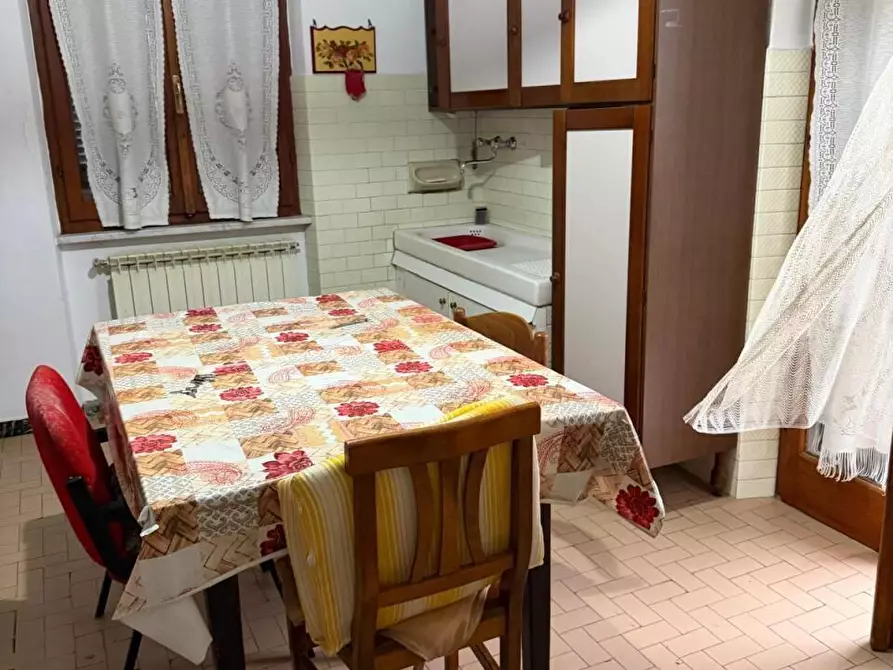 Immagine 2 di Porzione di casa in vendita  a Castelnuovo Magra