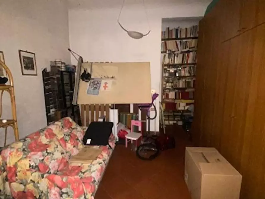 Immagine 4 di Appartamento in vendita  a Lucca