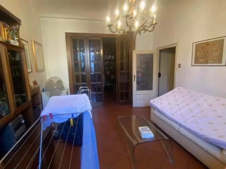 Immagine 5 di Appartamento in vendita  a Lucca