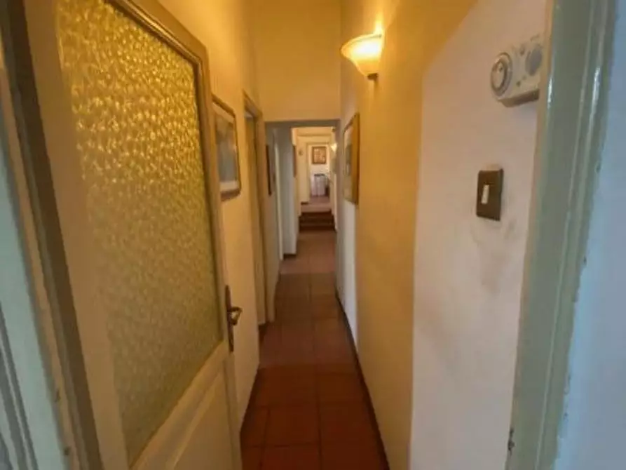 Immagine 12 di Appartamento in vendita  a Lucca