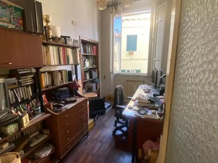 Immagine 3 di Appartamento in vendita  a Lucca