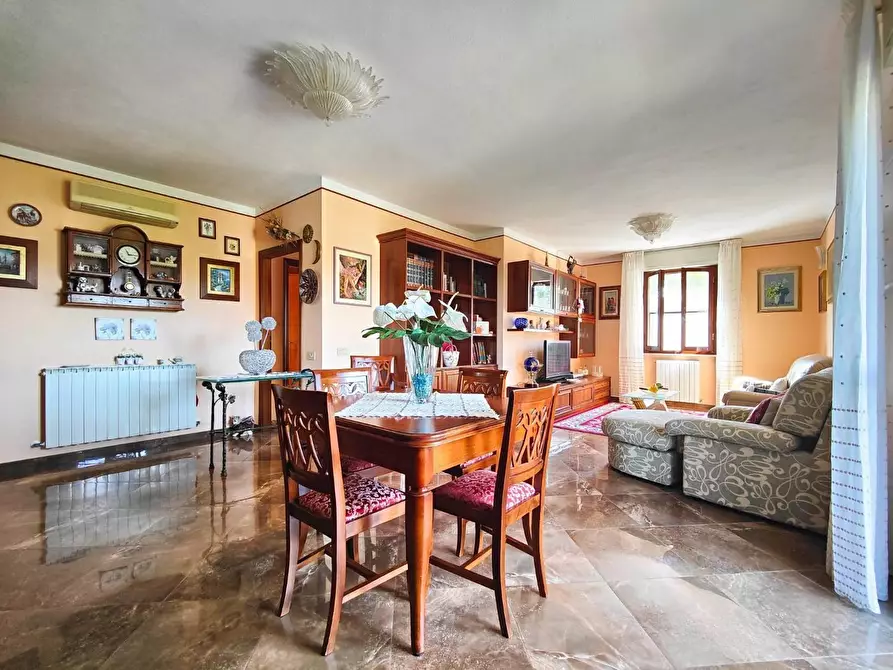 Immagine 10 di Appartamento in vendita  a Vecchiano