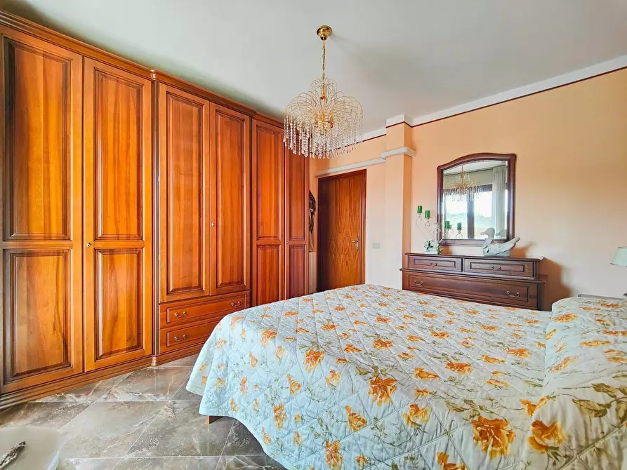 Immagine 26 di Appartamento in vendita  a Vecchiano