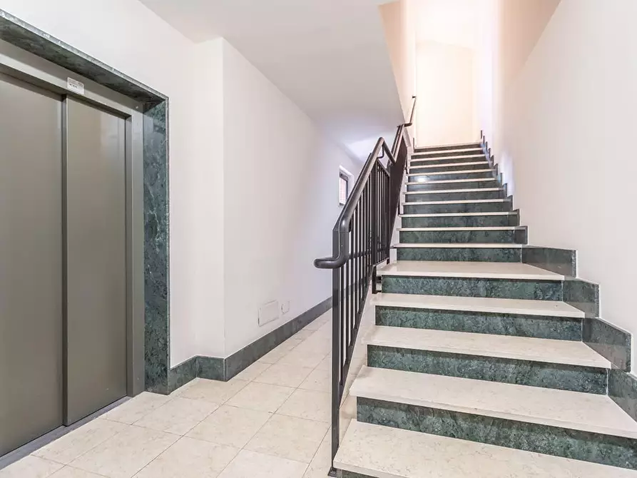 Immagine 18 di Mansarda in vendita  a Roma