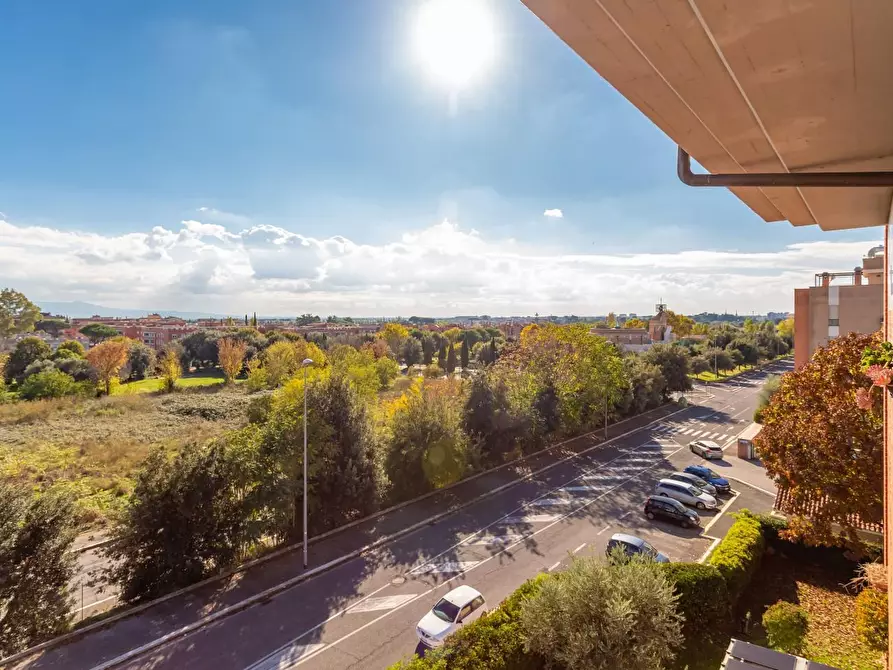 Immagine 15 di Mansarda in vendita  a Roma