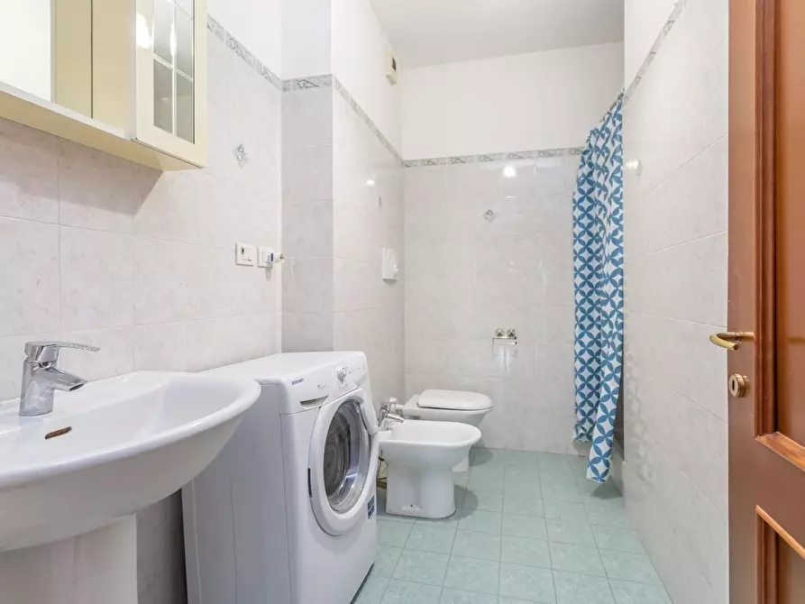 Immagine 11 di Mansarda in vendita  a Roma